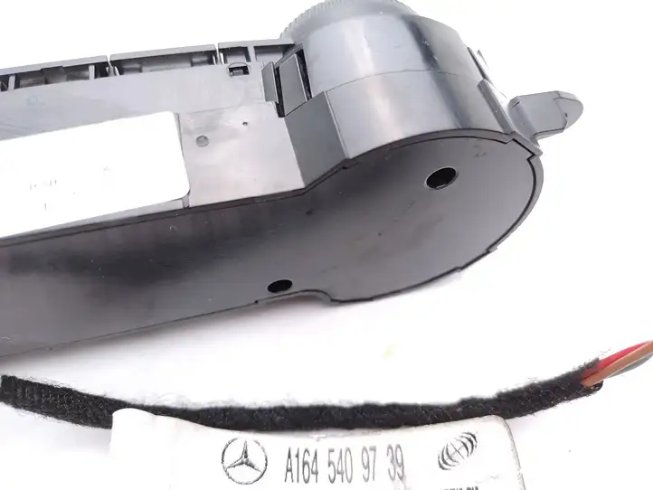 Mercedes-Benz ML W164 (2005 - 2011) A1648700858 Включатель блокировки дифференциалов — фото 8