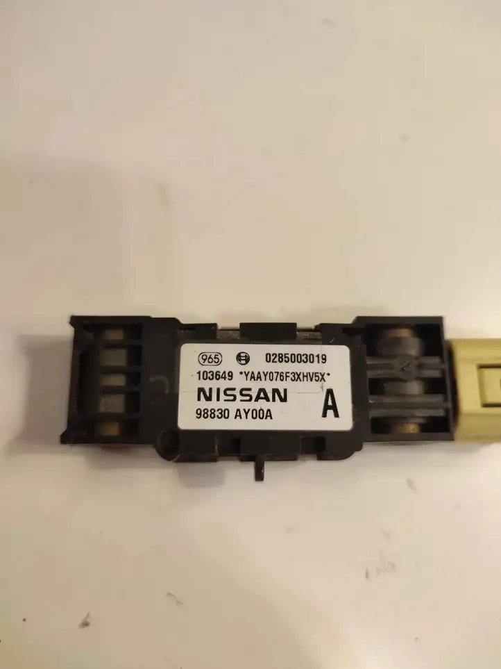 Nissan Qashqai (2006 - 2010) 98830AY00A Датчик удара SRS — фото 3