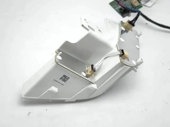 Toyota RAV 4 (XA50) (2018 - ) Деталь заднего фонаря — фото 7