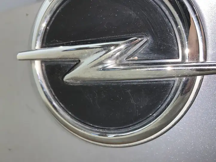 Opel Corsa D (2006 - 2010) 39181161 Крышка багажника — фото 9