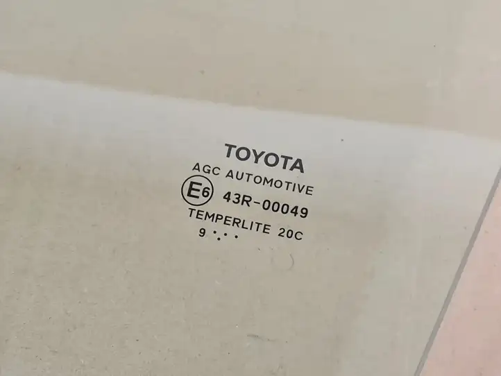 Toyota Corolla E210 E21 (2018 - ) 43R00049 Стекло передней двери — фото 2