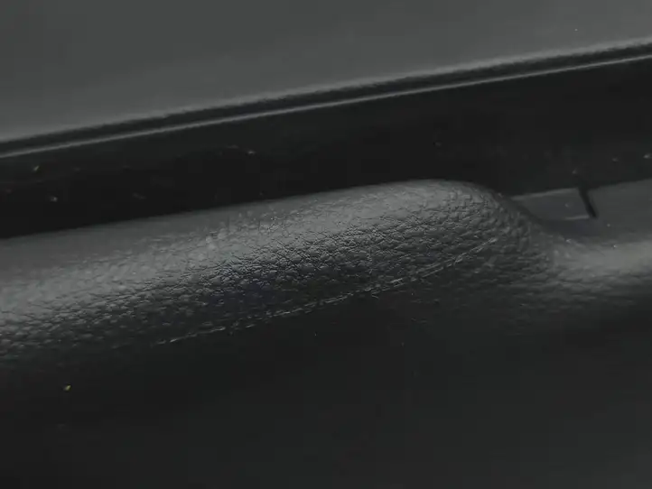 Toyota Corolla E210 E21 (2018 - ) 6473302120 Держатель шторки — фото 2