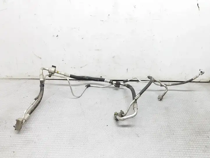 Opel Astra H (2004 - 2009) 511467016 Трубки и шланги кондиционера — фото 1