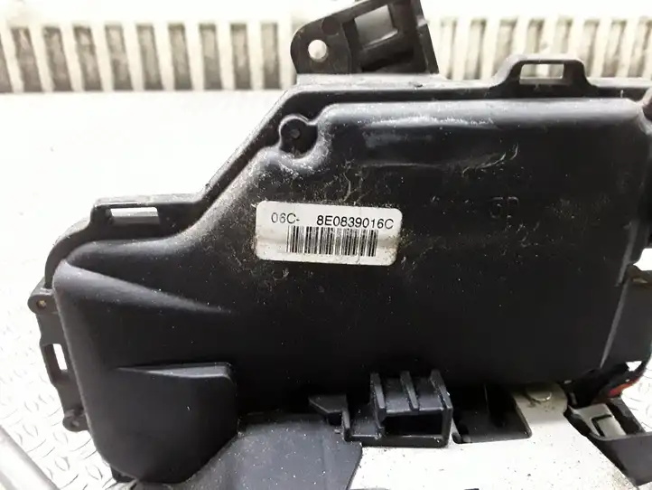 Audi A4 S4 B6 8E 8H (2000 - 2006) 8E0839016C Замок задней двери — фото 2
