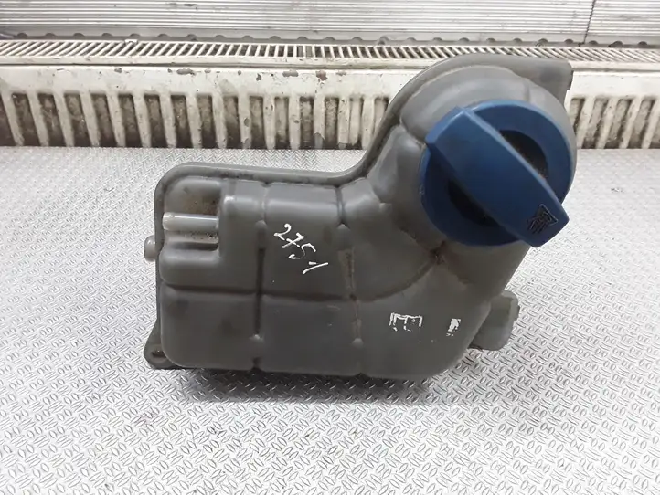 Audi A4 S4 B6 8E 8H (2000 - 2006) 8E0121403 Расширительный бачок — фото 1