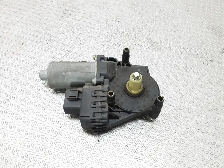Audi A6 S6 C5 4B (1997 - 2001) 0130821784 Стеклоподъемник задней двери — фото 1