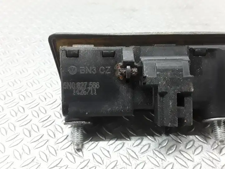 Volkswagen PASSAT B7 (2011 - 2014) 5N0827566 Ручка багажной двери — фото 2