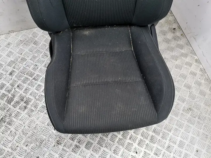 Toyota RAV 4 (XA40) (2012 - 2018) Переднее сиденье пассажира — фото 8