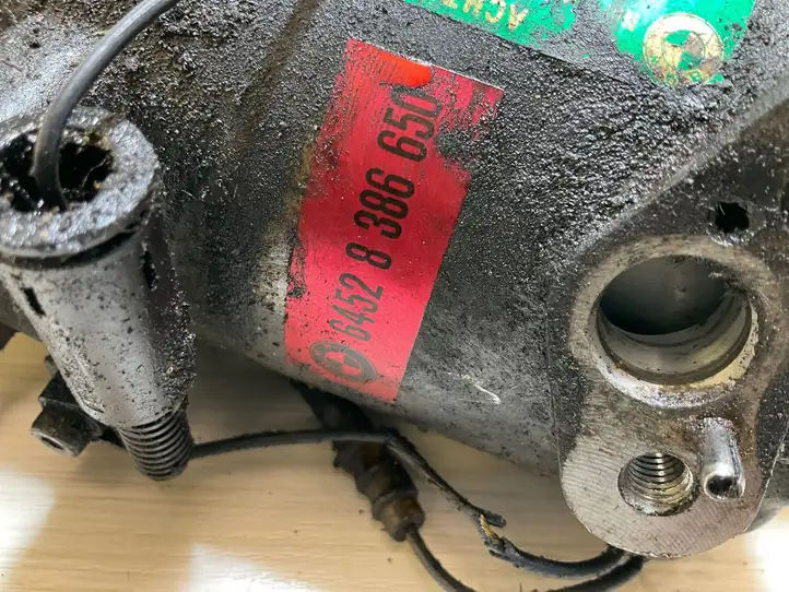 BMW 3 E46 (1998 - 2005)  8386650 Компрессор (насос) кондиционера воздуха