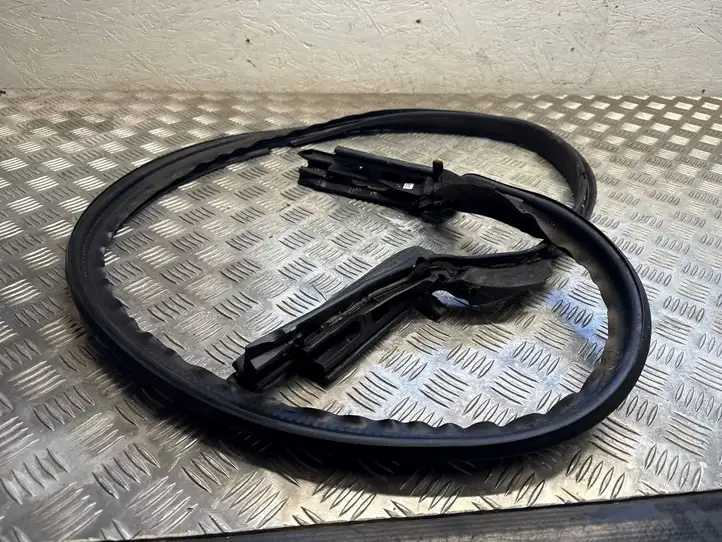 Mercedes-Benz E W238 (2017 - )  A2387503600 Резиновый уплотнитель люка