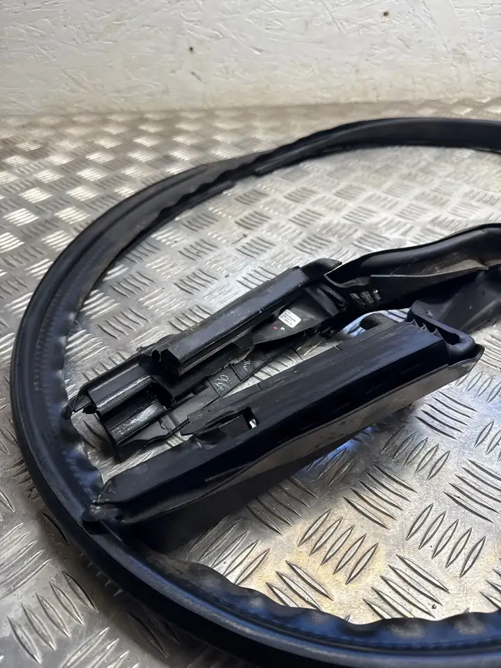 Mercedes-Benz E W238 (2017 - )  A2387503600 Резиновый уплотнитель люка