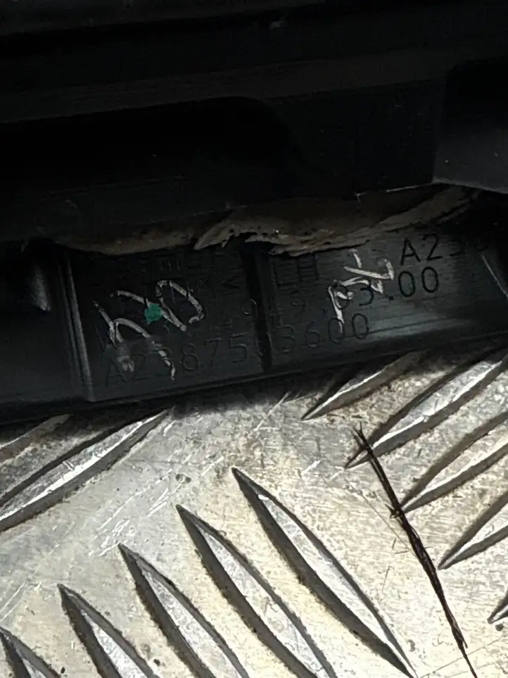 Mercedes-Benz E W238 (2017 - )  A2387503600 Резиновый уплотнитель люка