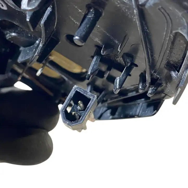 Chevrolet Camaro (2018 - )  84639829 Стекло бокового зеркала