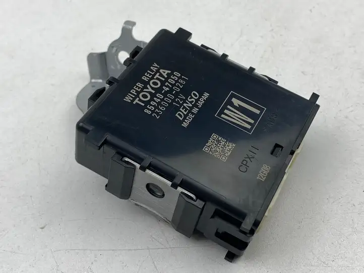 Toyota Prius xw60 (2023 - )  8594047050 Реле стеклоочистителей