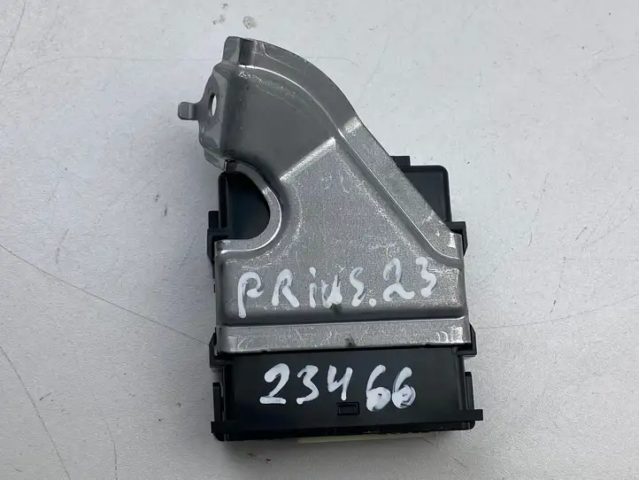 Toyota Prius xw60 (2023 - )  8594047050 Реле стеклоочистителей