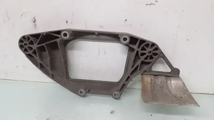 Audi A8 (2010 - 2014)  8K0599287G Кронштейн заднего редуктора