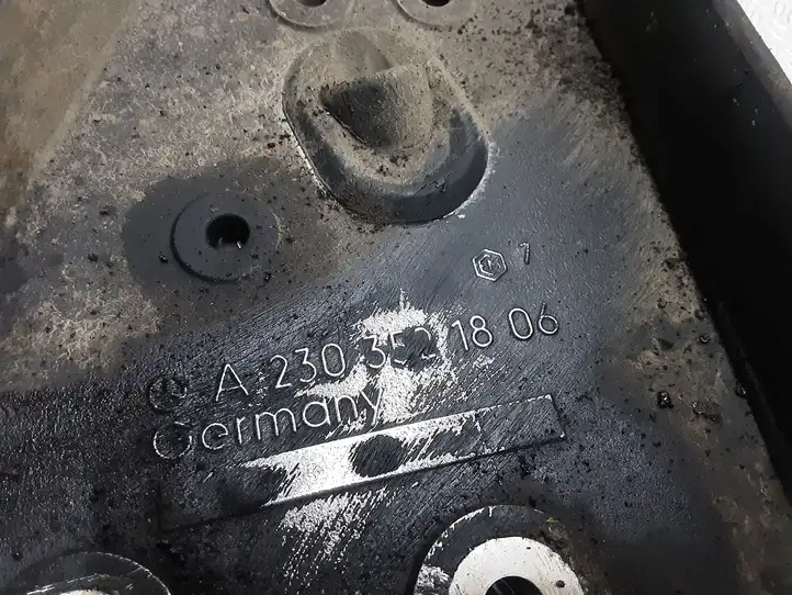 Mercedes-Benz E W211 (2002 - 2009)  A2303521806 Кронштейн заднего редуктора