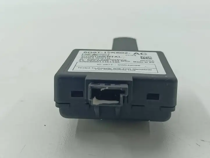 Ford Focus (2011 - 2015) 6G9T15K602AC Усилитель антенны — фото 4