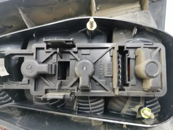Mercedes-Benz A W168 (1997 - 2004) 1688200664 Задний фонарь в кузове — фото 4