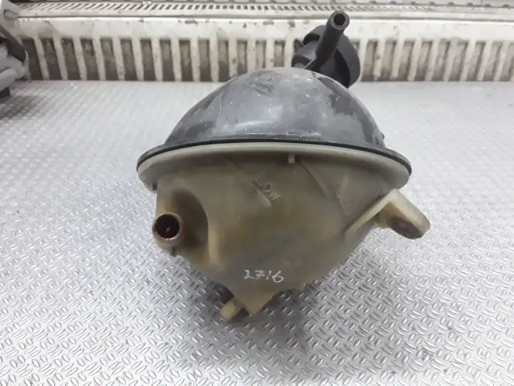 Toyota Corolla Verso E121 (2001 - 2004) Расширительный бачок — фото 2