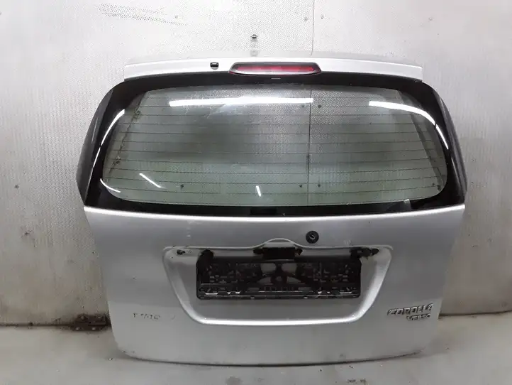 Toyota Corolla Verso E121 (2001 - 2004) Крышка багажника — фото 1