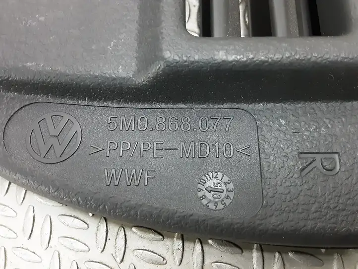 Volkswagen Golf Plus (2004 - 2008) 5M0868077 Прочая отделка багажника — фото 2