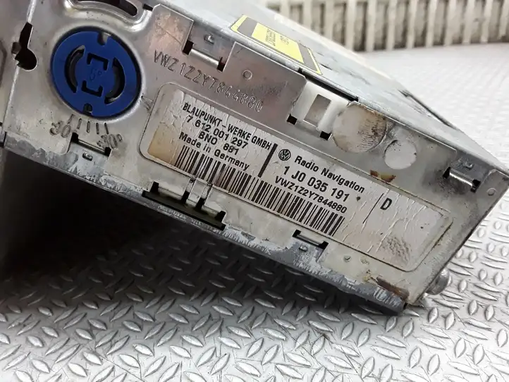 Volkswagen PASSAT B5.5 (2001 - 2005) 1J0035191 Магнитола / мультимедийная система — фото 2