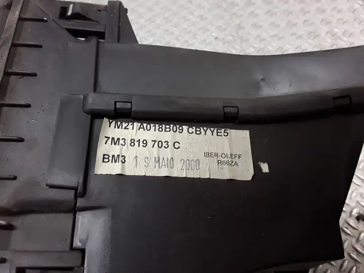 Volkswagen Sharan (2003 - 2010) 7M3819703C Боковой воздушный дефлектор — фото 2