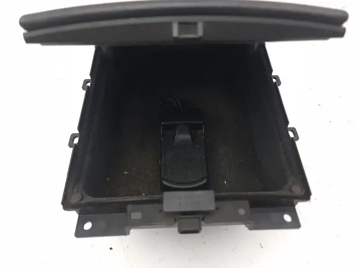 Nissan 350Z (2001 - 2009) 68924CD000 Ящик центральной консоли — фото 12