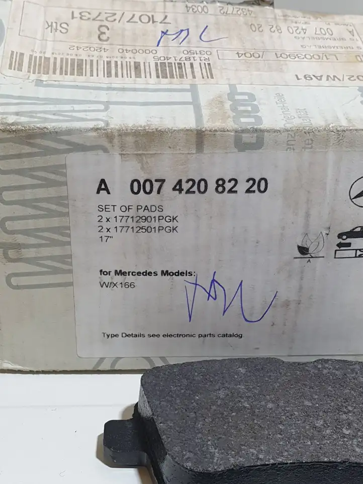 Mercedes-Benz ML W166 (2012 - 2017) A0074208220 Задние тормозные колодки — фото 5