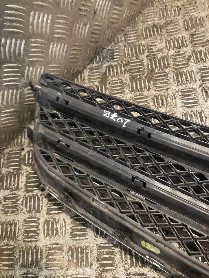 Mercedes-Benz E W212 (2009 - 2016) 2078880260 Вентиляционная решетка кузова — фото 3