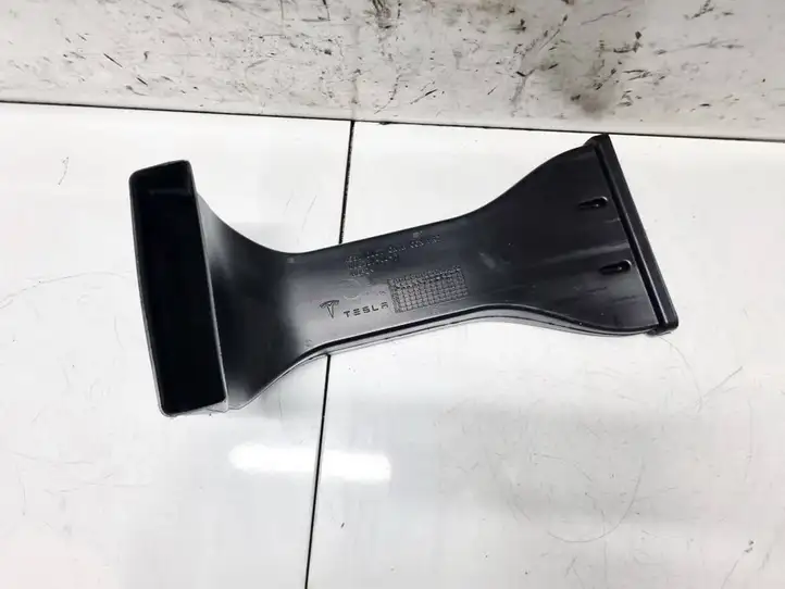 Tesla Model S (2012 - 2016) 100828100D Трубка подачи воздуха — фото 1