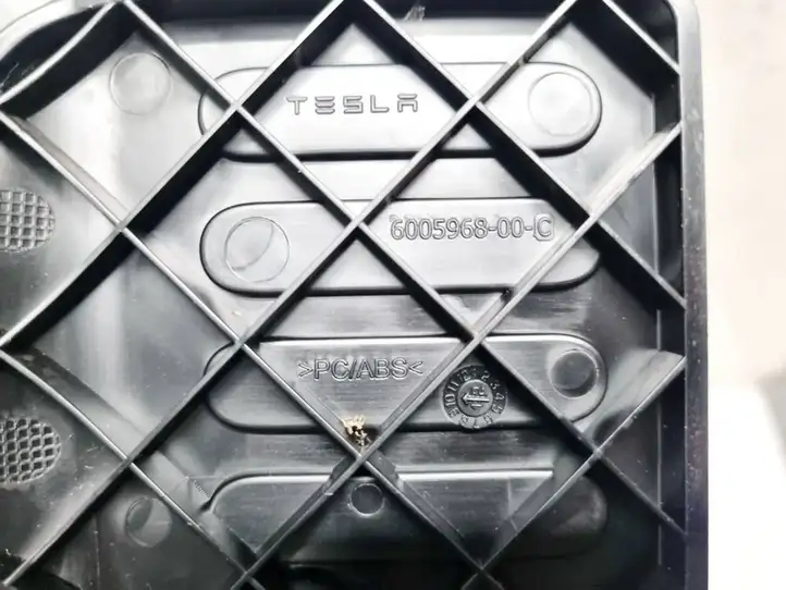 Tesla Model S (2012 - 2016) 600596800C Прочие детали салона — фото 4