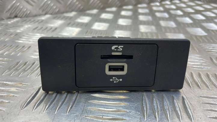 GC3T14F014AB Ford Mondeo MK V USB jungtis