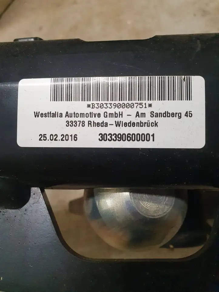 BMW 5 G30 G31 (2016 - ) B303390000751 Комплект буксировочного крюка — фото 8