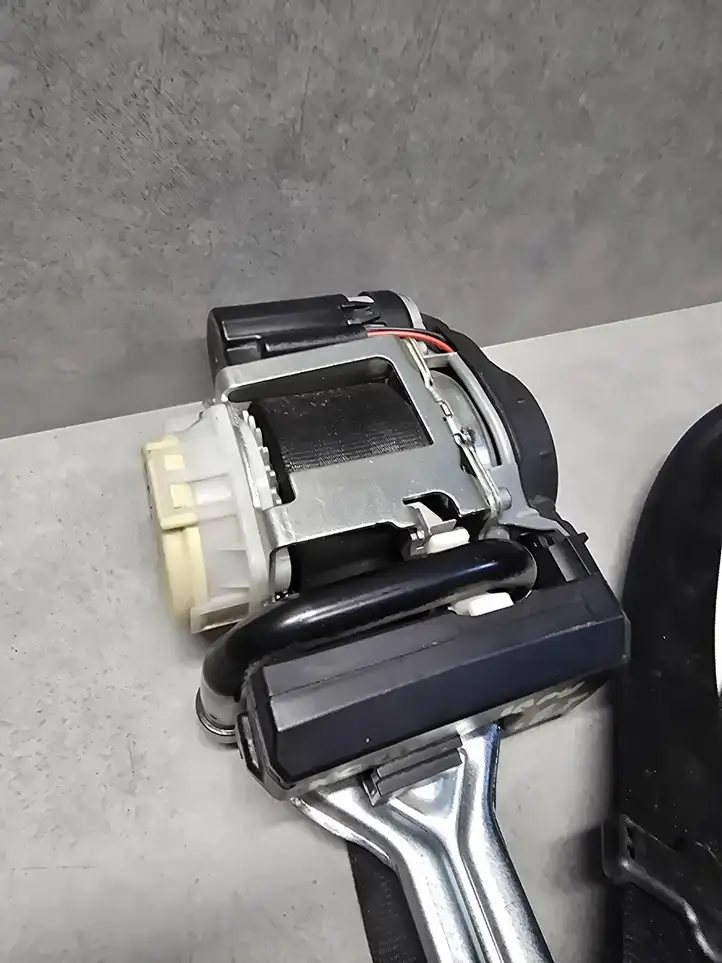 Audi e-tron (2018 - ) 309764800001AI Передний ремень безопасности — фото 2