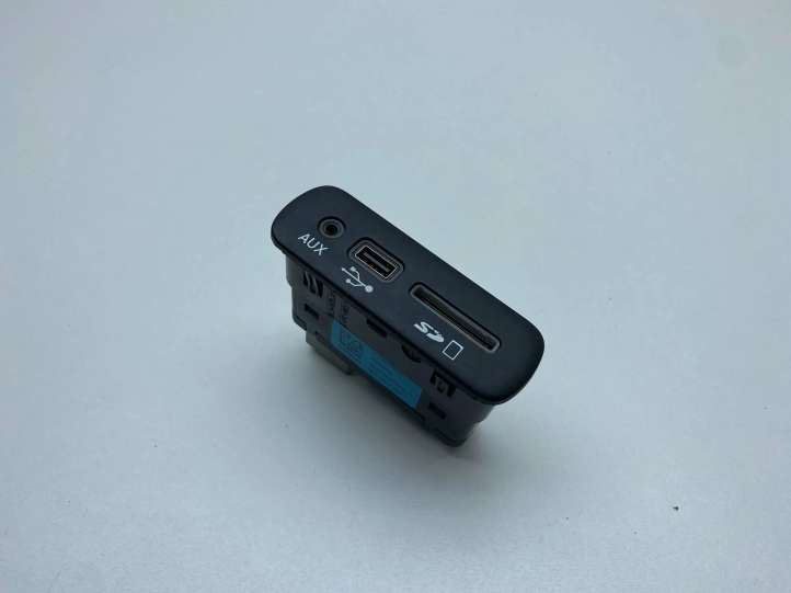 68206384AC Dodge Charger USB jungtis