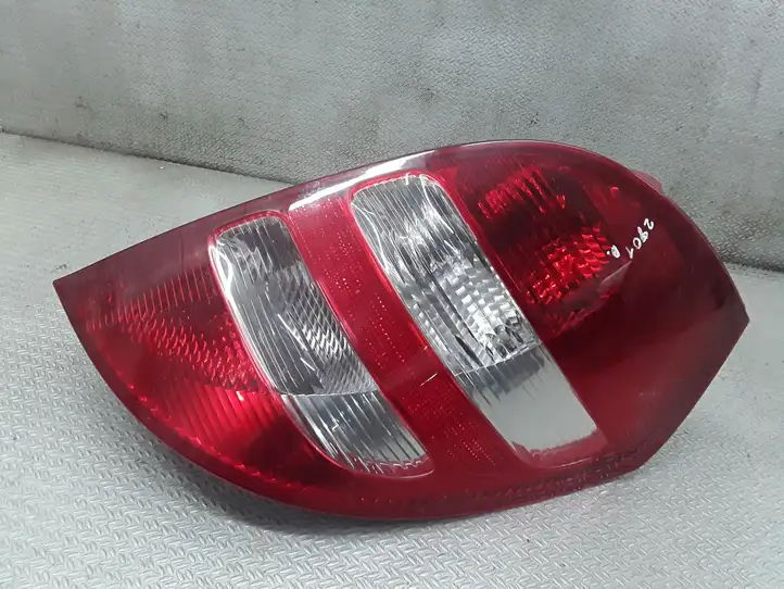 Mercedes-Benz A W169 (2004 - 2012) A1698200464R Задний фонарь в кузове — фото 1
