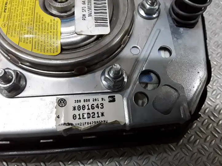 Volkswagen Sharan (2003 - 2010) 3B0880201BL Подушка безопасности руля — фото 2