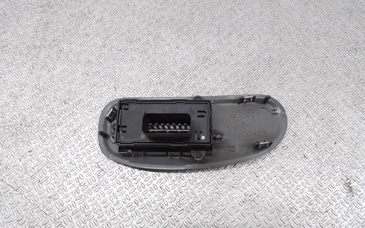 Chrysler Voyager (2004 - 2007) 04685732AC Кнопка стеклоподъемников — фото 2