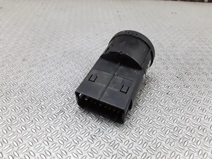 Skoda Fabia Mk2 (5J) (2007 - 2014) 1U0941531D Включатель фонарей — фото 3