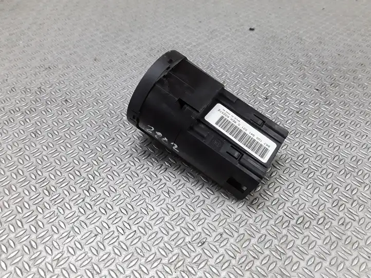 Skoda Fabia Mk2 (5J) (2007 - 2014) 1U0941531D Включатель фонарей — фото 4