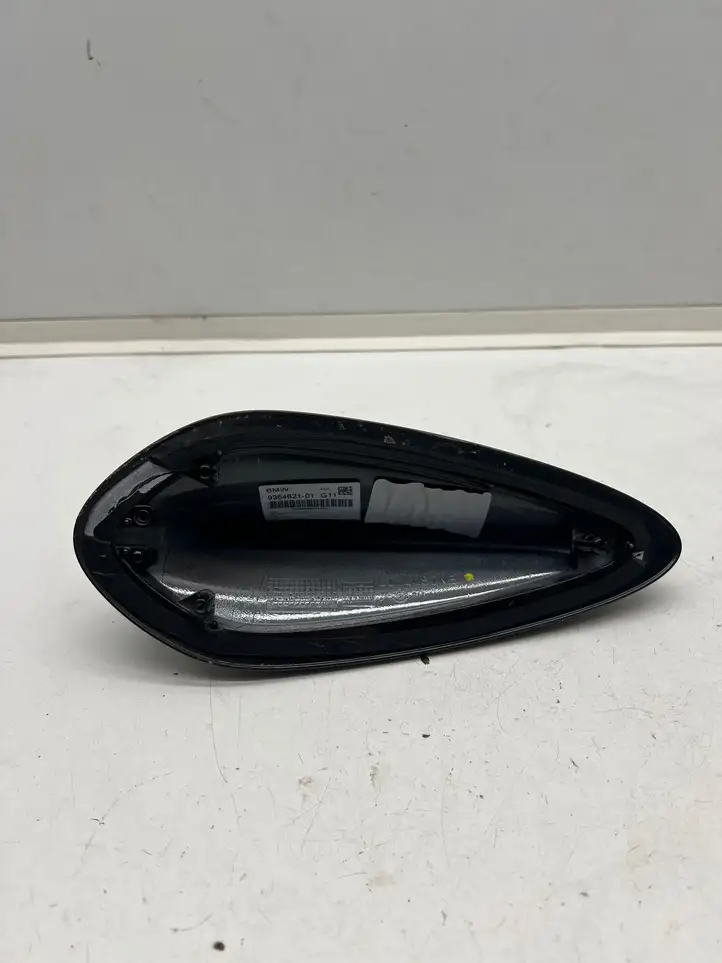BMW 5 G30 G31 (2016 - ) 9364621 Крышка GPS-антенны — фото 4
