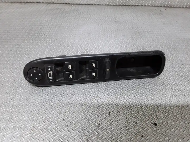 Peugeot 307 CC (2001 - 2005) 53269704 Блок кнопок стеклоподъемников — фото 1