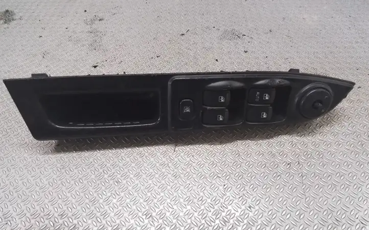 Hyundai Getz (2005 - 2011) 935701C110 Кнопка стеклоподъемников — фото 1