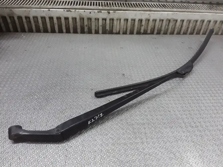 Toyota Corolla Verso E121 (2001 - 2004) Дворники лобового стекла — фото 1