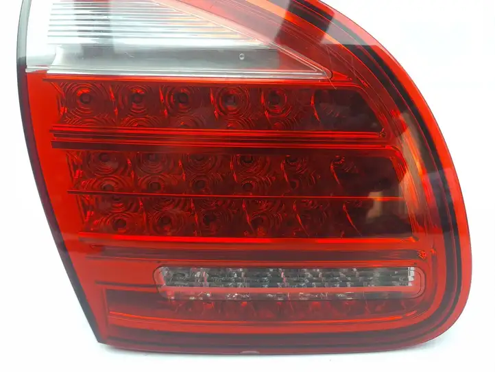 Porsche Cayenne (92A) (2011 - 2017) 7P5945093 Задний фонарь в крышке багажника — фото 2