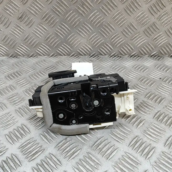 Volkswagen ID.4 (2020 - ) 4K1837015M Замок ручки двери — фото 1