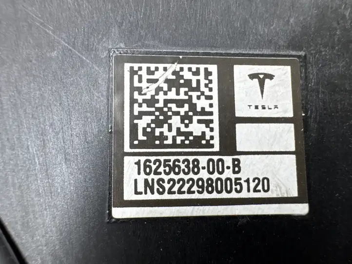 Tesla Model Y (2019 - 2024) 162563800B Верхняя обшивка стойки B — фото 4