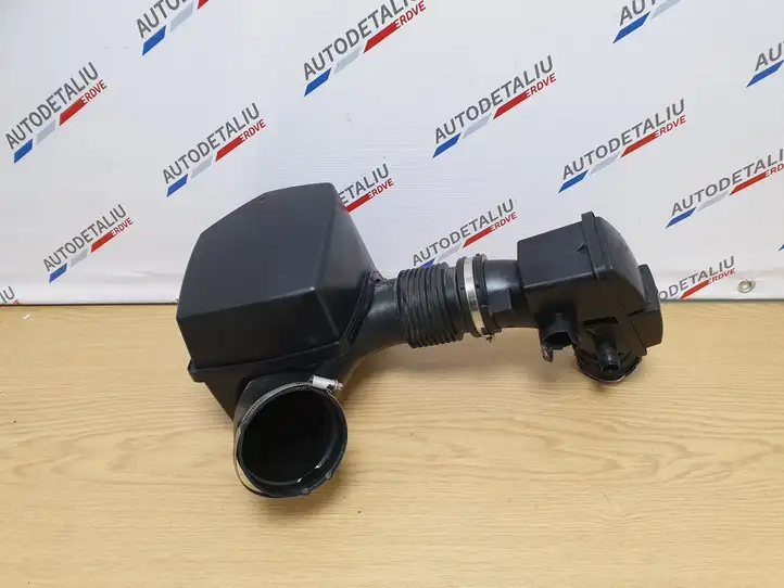 BMW 2 F22 F23 (2013 - 2017) 8601680 Резонатор впуска — фото 2